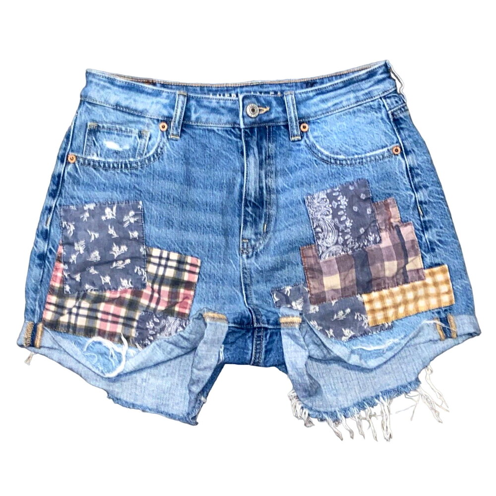 American Eagle Mom Patchwork Distressed Cuffed Cut Off Denim Jean Shorts Size 4